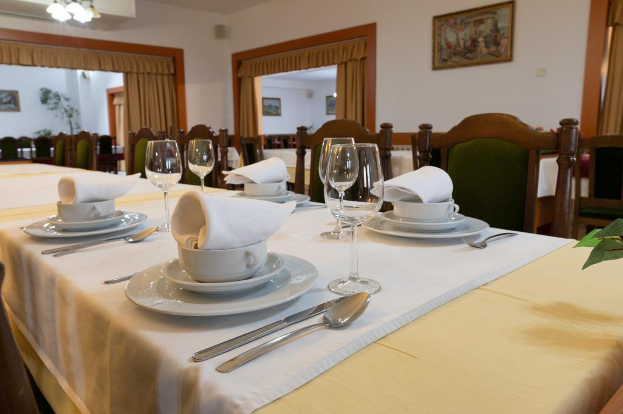 Hotel Mirni Kutak Otočac Eksteriør bilde