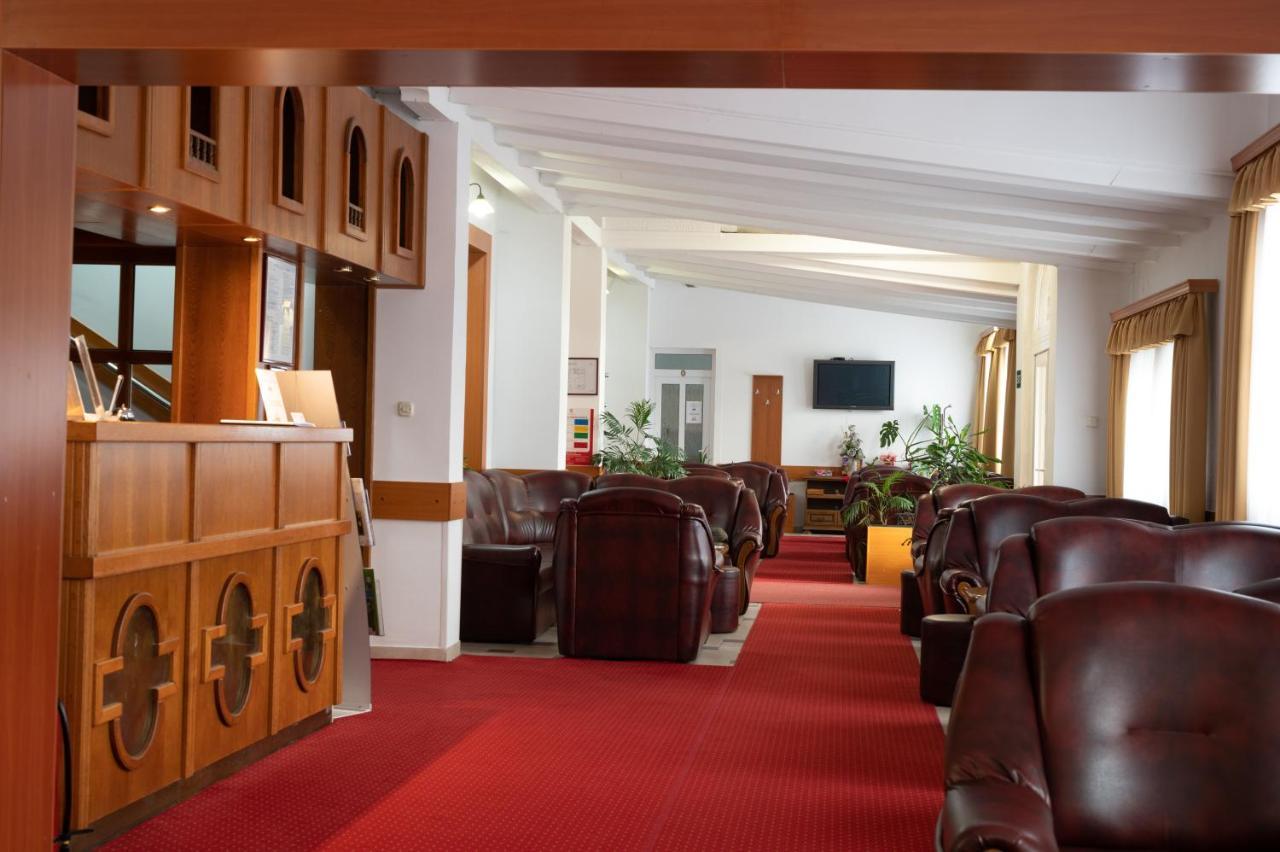 Hotel Mirni Kutak Otočac Eksteriør bilde