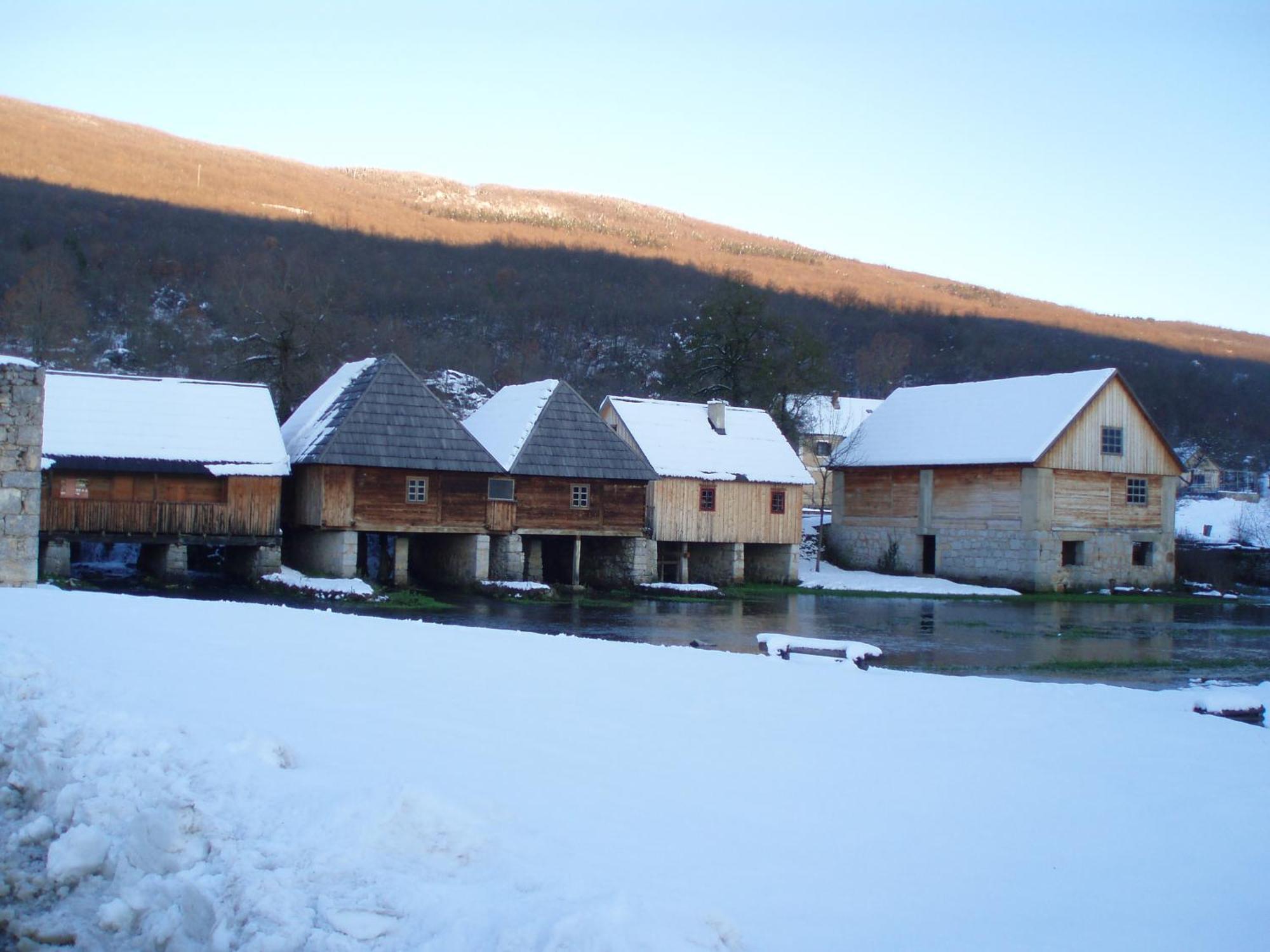 Hotel Mirni Kutak Otočac Eksteriør bilde