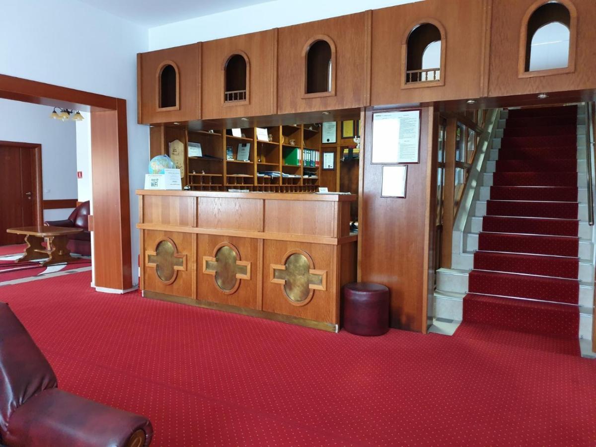 Hotel Mirni Kutak Otočac Eksteriør bilde