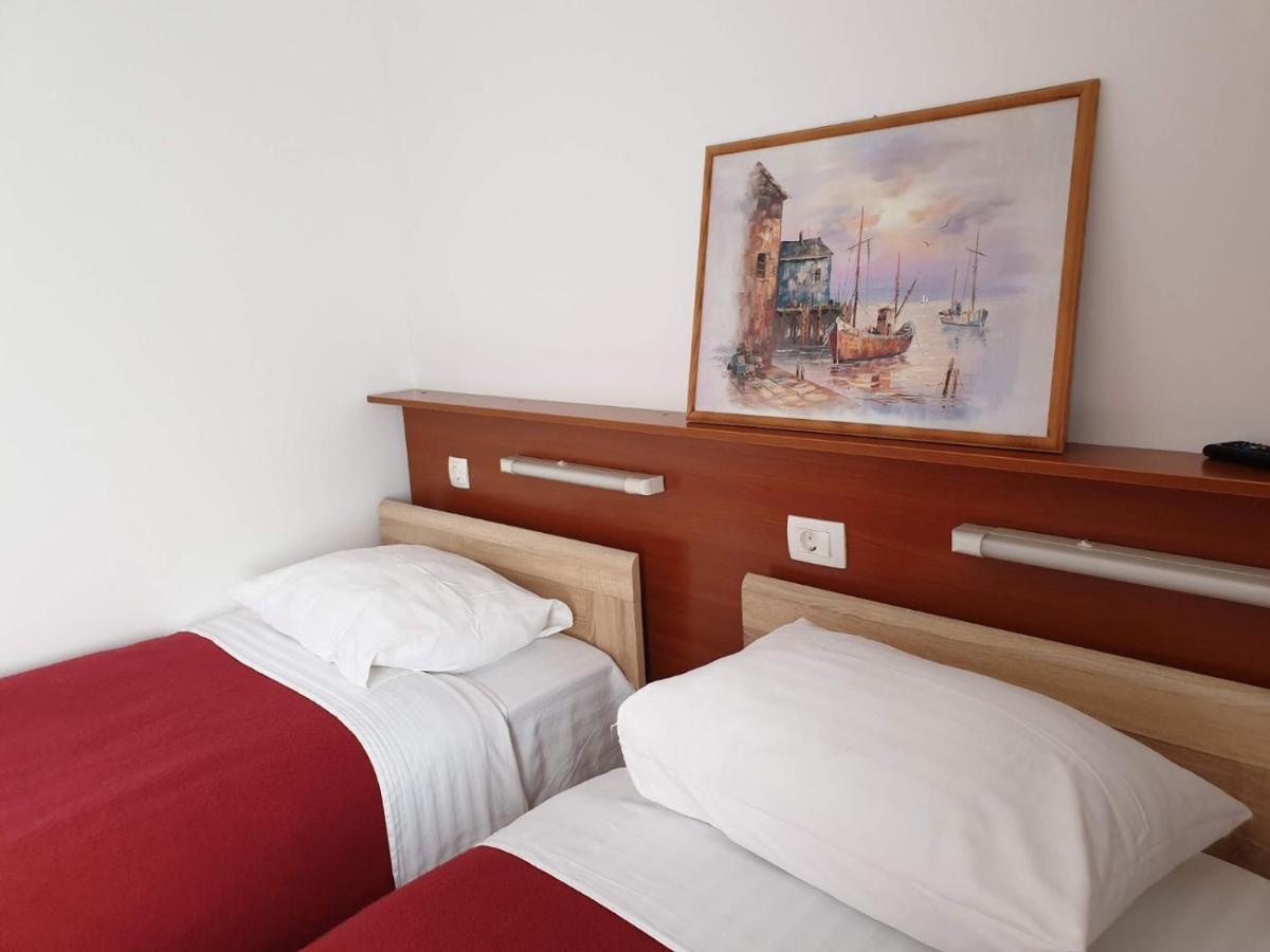 Hotel Mirni Kutak Otočac Eksteriør bilde