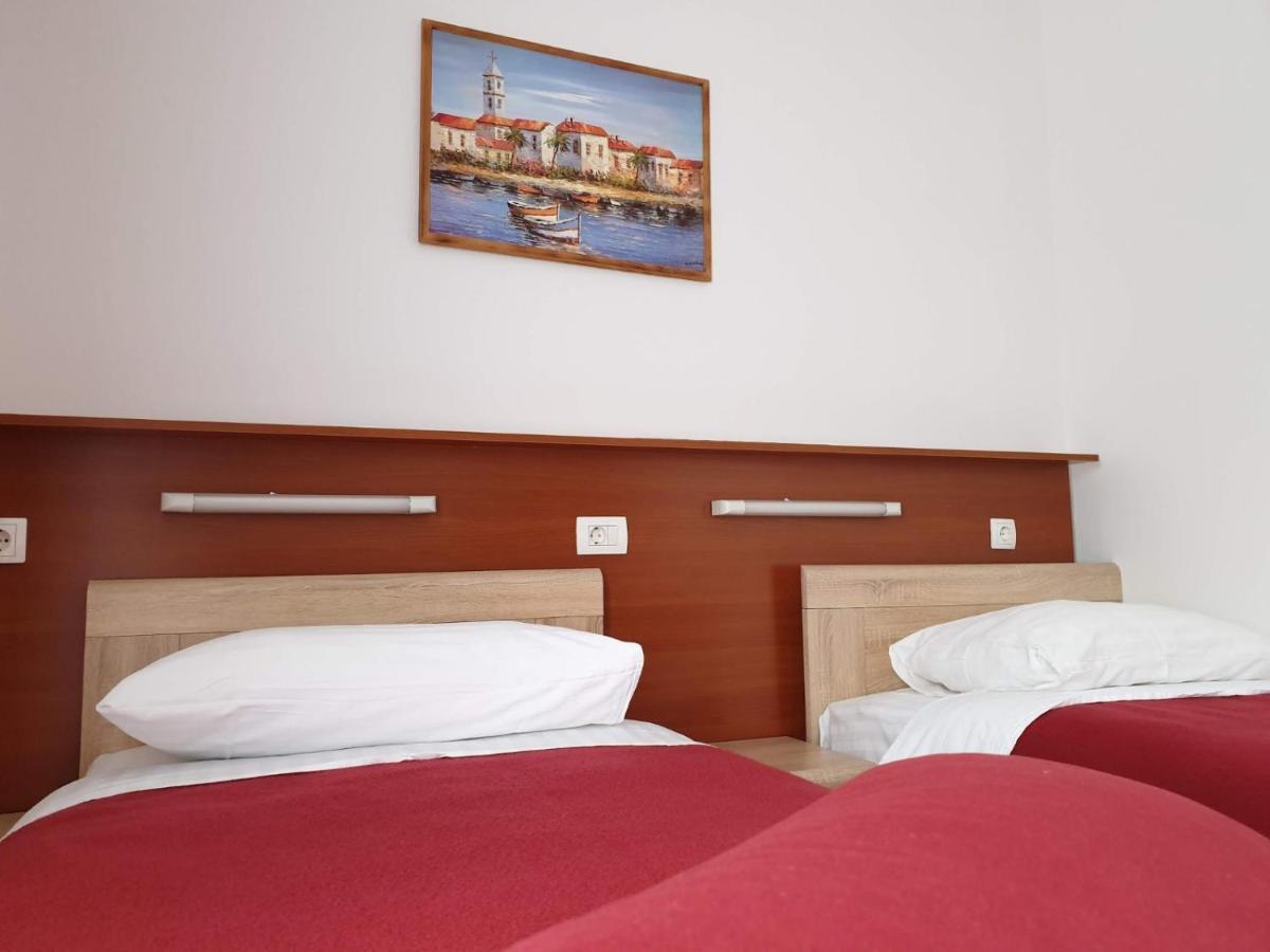 Hotel Mirni Kutak Otočac Eksteriør bilde