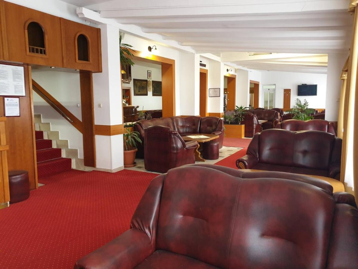 Hotel Mirni Kutak Otočac Eksteriør bilde